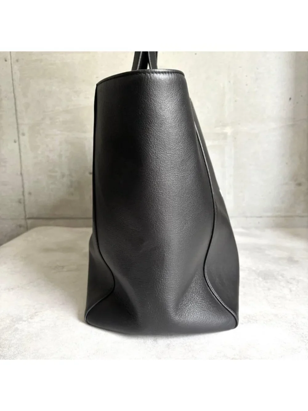 Balenciaga East Waist Tote Leather Black